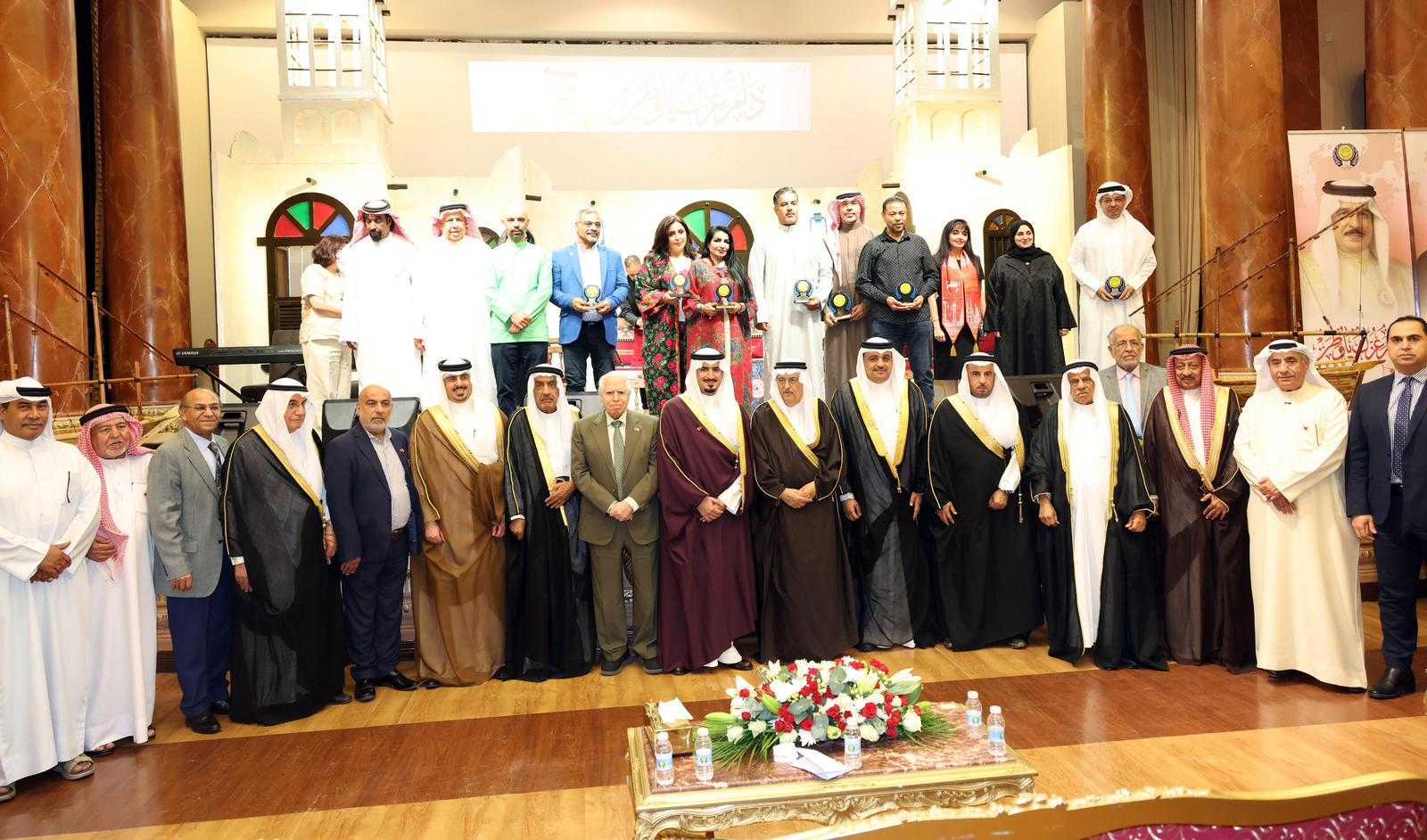 محافظ العاصمة يحضر احتفال نادي الخريجين بالأعياد الوطنية<